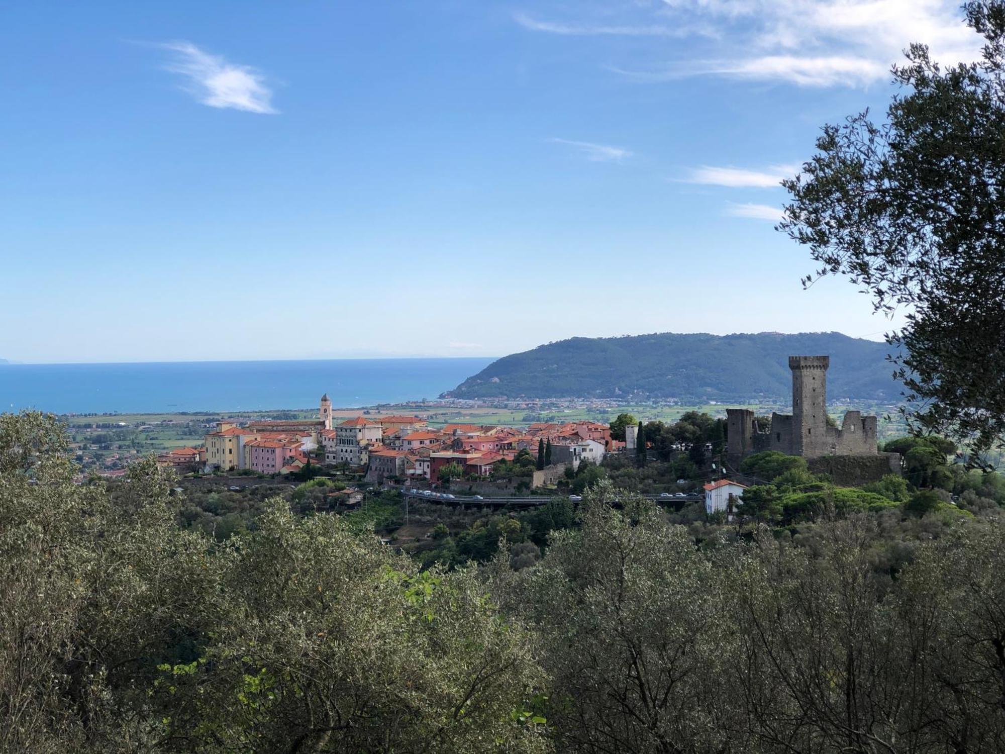 Appartamento Casa Alma Castelnuovo Magra Esterno foto